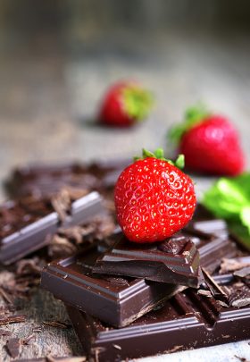 Light & Diet Dark Chocolate  & Strawberry